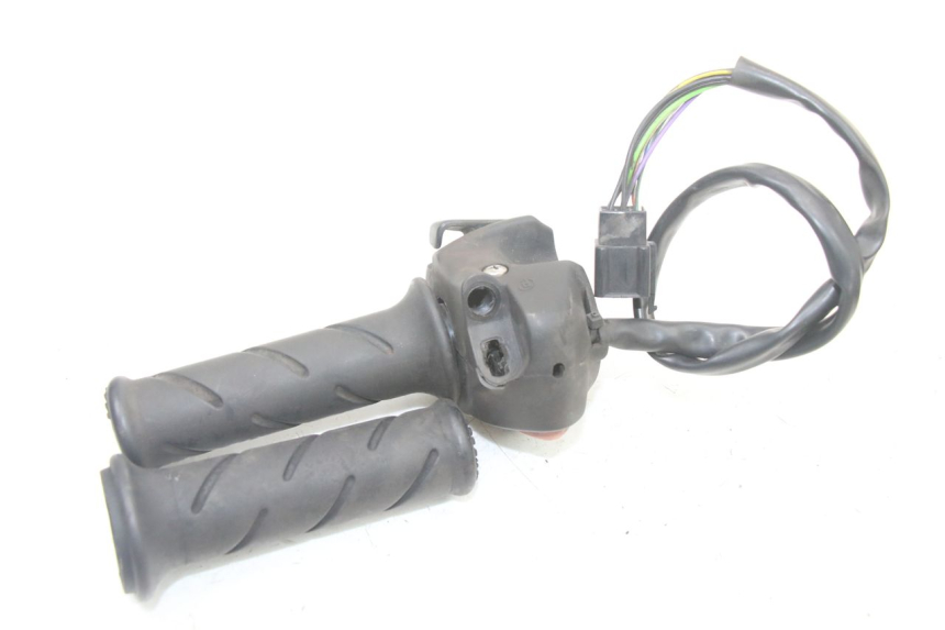 photo de RIGHT SWITCH PEUGEOT SATELIS 125 (2013 - 2018) - Technical close-up