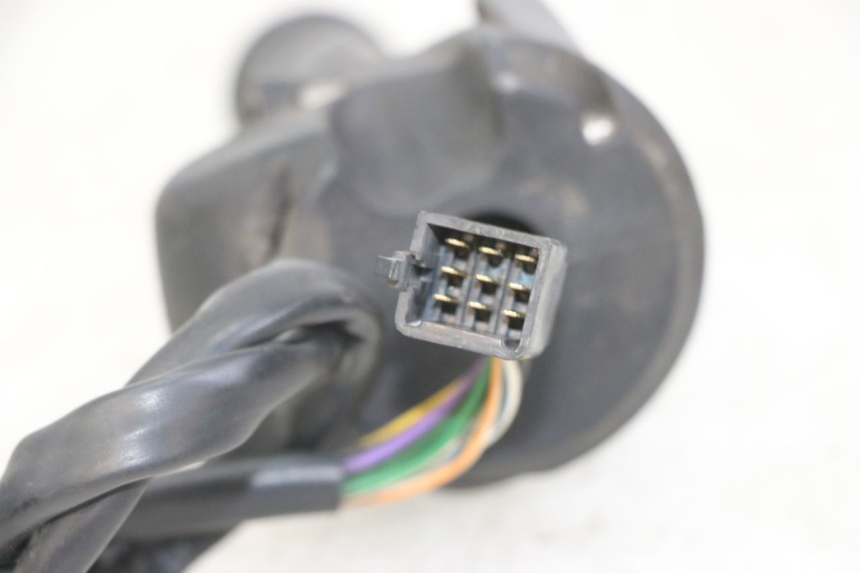 photo de RIGHT SWITCH PEUGEOT SATELIS 125 (2013 - 2018) - Technical close-up