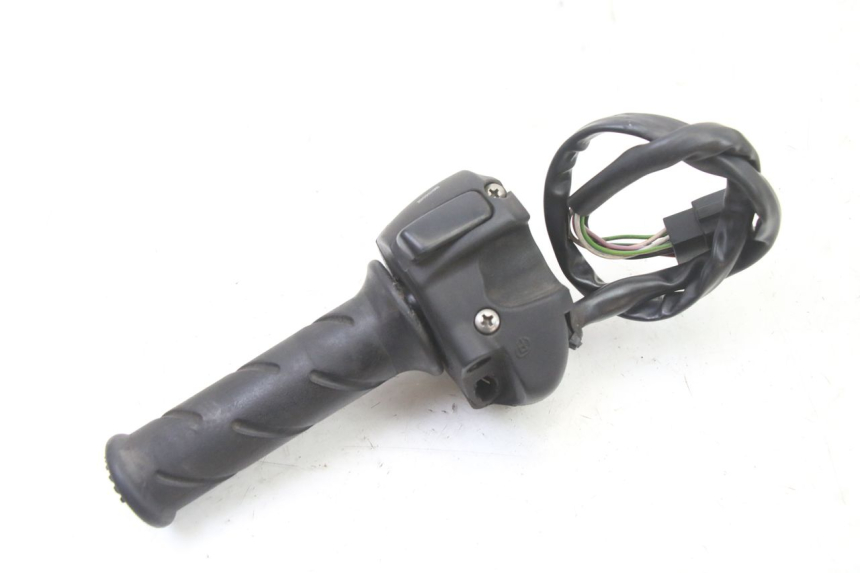 photo de RIGHT SWITCH PEUGEOT SATELIS 125 (2013 - 2018) - Alternative perspective