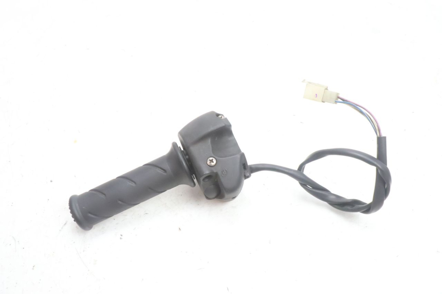 photo de RIGHT HANDLEBAR SWITCH PEUGEOT SATELIS 125 (2006 - 2009) - Product overview