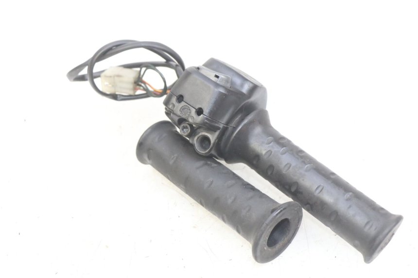 photo de RIGHT HANDLEBAR SWITCH APRILIA SCARABEO 100 (2003 - 2012) - Alternative perspective