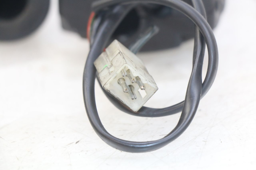 photo de RIGHT HANDLEBAR SWITCH APRILIA SCARABEO 100 (2003 - 2012) - Technical close-up