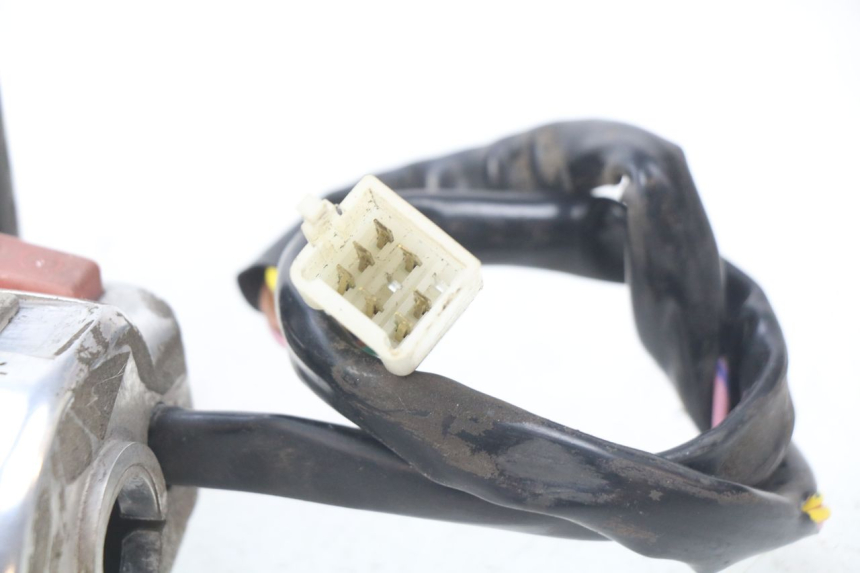 photo de RIGHT SWITCH KYMCO SENTO 50 (2008 - 2013) - Fixing points details