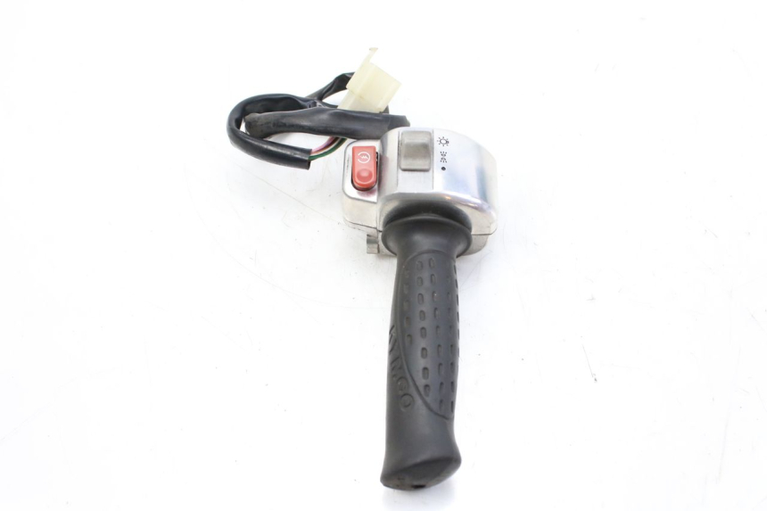 photo de RIGHT HANDLEBAR SWITCH KYMCO SENTO 100 (2008 - 2013) - Zoom on usage condition