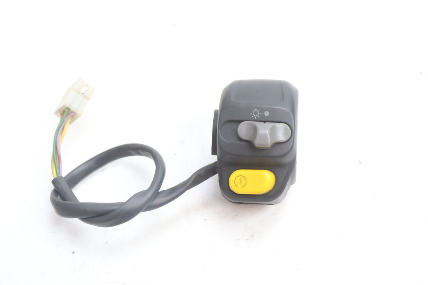 photo de RIGHT SWITCH PEUGEOT SPEEDFIGHT 2 AC 50 (2000 - 2009) - Main view