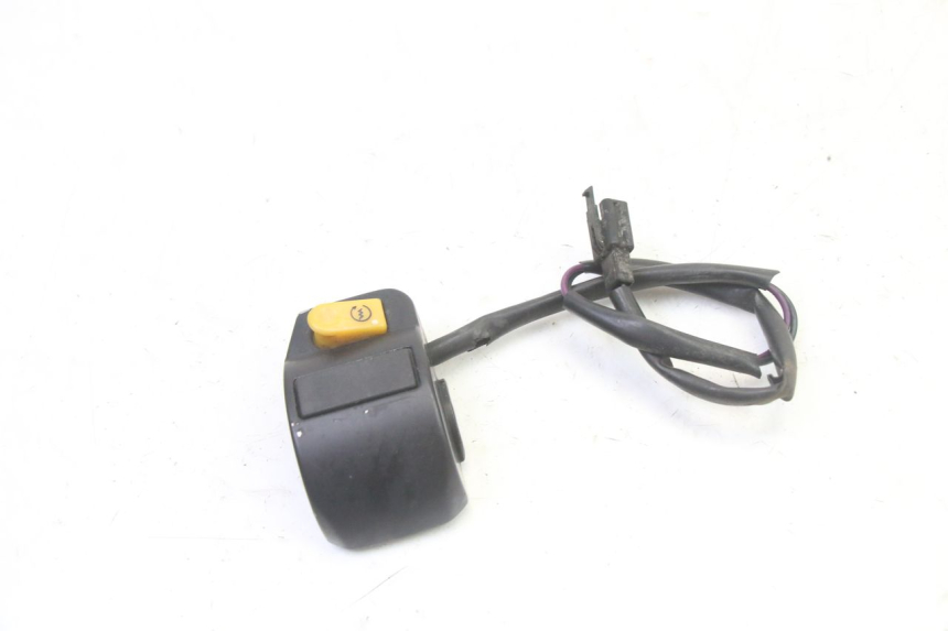 photo de RIGHT HANDLEBAR SWITCH PEUGEOT SPEEDFIGHT 3 AIR 50 (2009 - 2015) - Zoom on usage condition