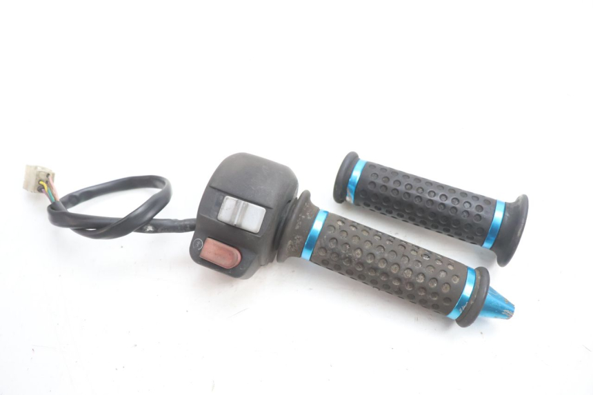 photo de RIGHT HANDLEBAR SWITCH PEUGEOT SPEEDFIGHT LC 50 (1996 - 2002) - Main view