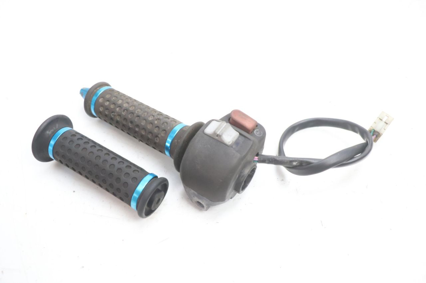 photo de RIGHT HANDLEBAR SWITCH PEUGEOT SPEEDFIGHT LC 50 (1996 - 2002) - Technical close-up