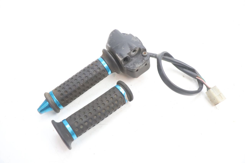 photo de RIGHT HANDLEBAR SWITCH PEUGEOT SPEEDFIGHT LC 50 (1996 - 2002) - Product overview