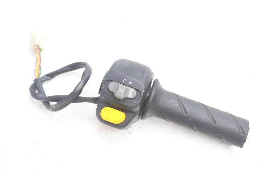 photo de RIGHT HANDLEBAR SWITCH PEUGEOT SPEEDFIGHT LC 50 (1996 - 2002) - Main view