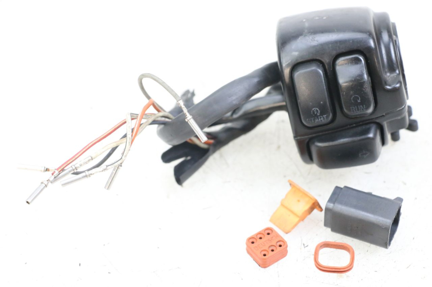 photo de RIGHT SWITCH HARLEY DAVIDSON SPORTSTER XL CUSTOM 1200 (2003 - 2004) - Main view