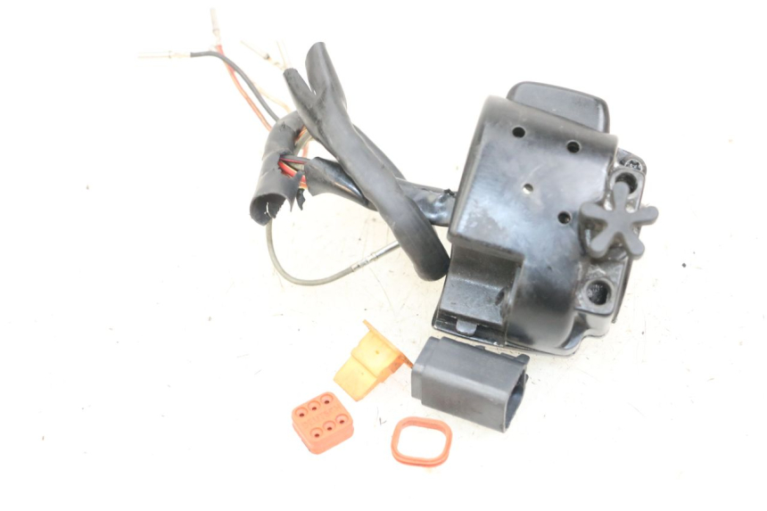 photo de RIGHT SWITCH HARLEY DAVIDSON SPORTSTER XL CUSTOM 1200 (2003 - 2004) - Component detail