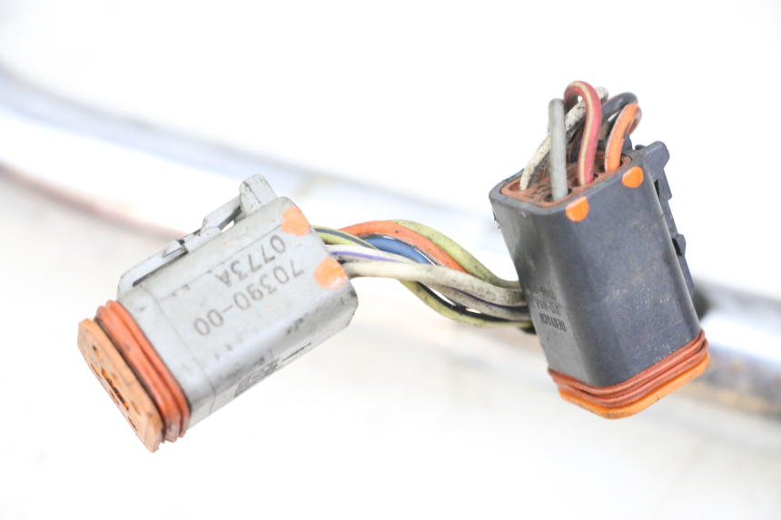 photo de RIGHT SWITCH HARLEY DAVIDSON SPORTSTER XL CUSTOM 1200 (2003 - 2004) - Checked used part