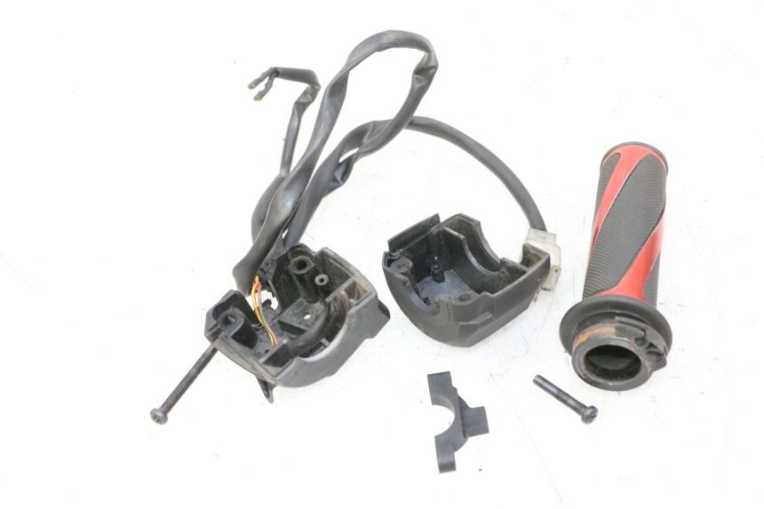 photo de RIGHT SWITCH APRILIA SR R 2T LC 50 (2018 - 2021) - Component detail