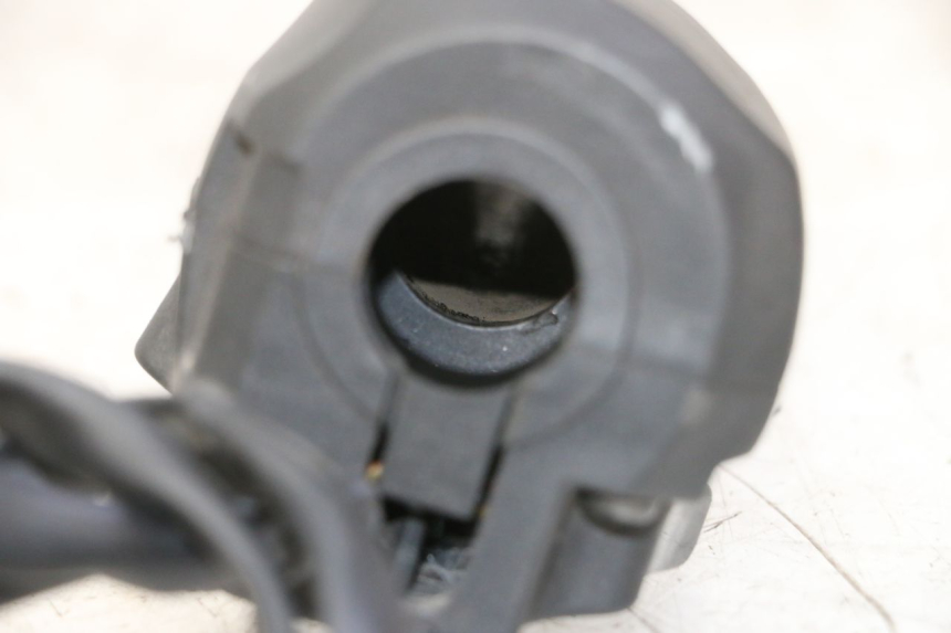 photo de RIGHT SWITCH APRILIA SR R 2T LC 50 (2018 - 2021) - Alternative perspective