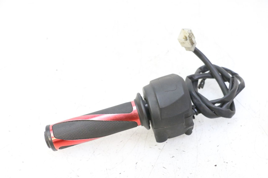 photo de RIGHT SWITCH APRILIA SR R 2T LC 50 (2018 - 2021) - Fixing points details