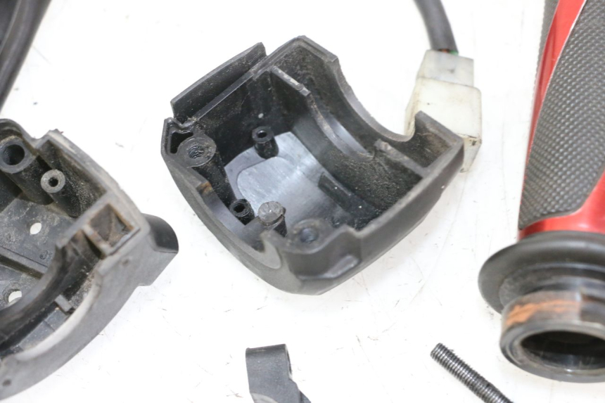 photo de RIGHT SWITCH APRILIA SR R 2T LC 50 (2018 - 2021) - Checked used part