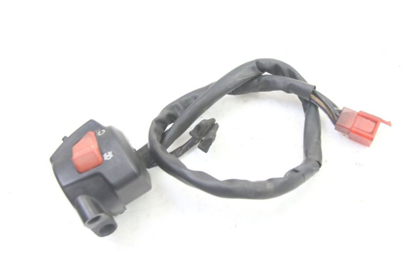 photo de RIGHT SWITCH HONDA ST PAN EUROPEAN 1300 (2002 - 2013) - Zoom on usage condition