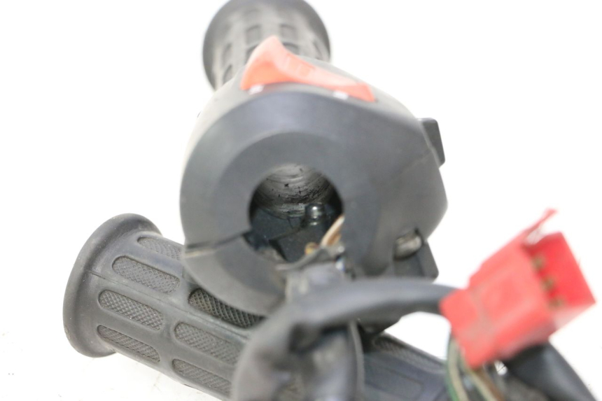 photo de RIGHT SWITCH HONDA ST PAN EUROPEAN 1100 (1990 - 2002) - Zoom on usage condition