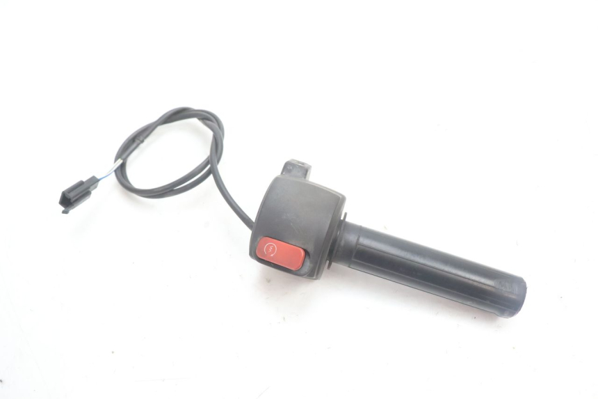 photo de RIGHT HANDLEBAR SWITCH MBK STUNT NAKED 50 (2004 - 2018) - Main view