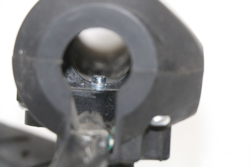 photo de RIGHT SWITCH KYMCO SUPER 8 4T 50 (2021 - 2024) - Fixing points details