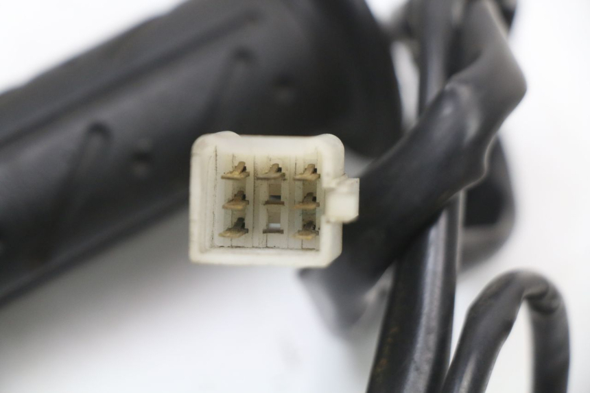 photo de RIGHT SWITCH KYMCO SUPER 8 4T 50 (2021 - 2024) - Surface and material condition