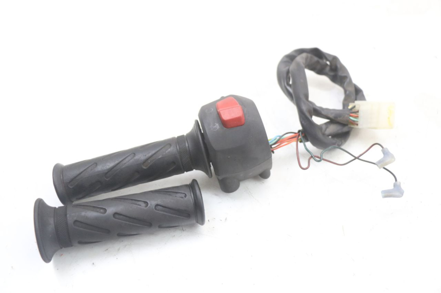 photo de RIGHT SWITCH SUZUKI BURGMAN 125 (2018 - 2021) - Alternative perspective