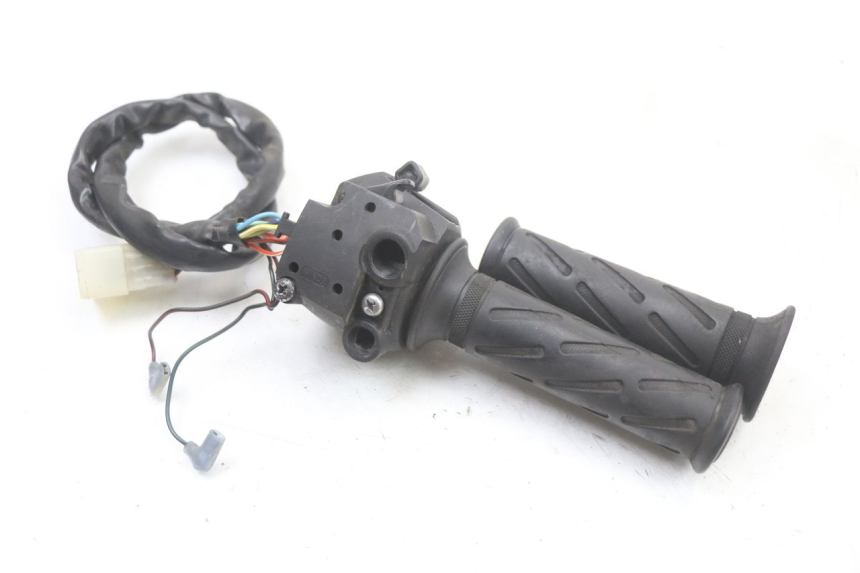 photo de RIGHT SWITCH SUZUKI BURGMAN 125 (2018 - 2021) - Technical close-up