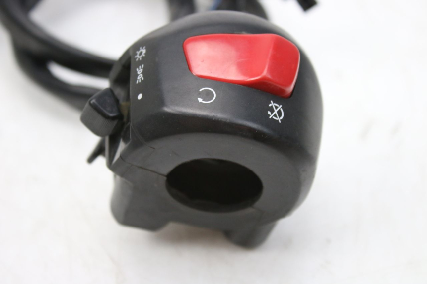 photo de RIGHT SWITCH SUZUKI SV S 650 (1999 - 2002) - Alternative perspective