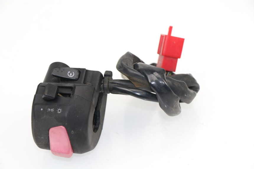 photo de RIGHT SWITCH SYM GTS 250 (2005 - 2008) - Alternative perspective