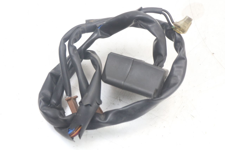 photo de RIGHT HANDLEBAR SWITCH YAMAHA TDM ABS 900 (2002 - 2014) - Alternative perspective