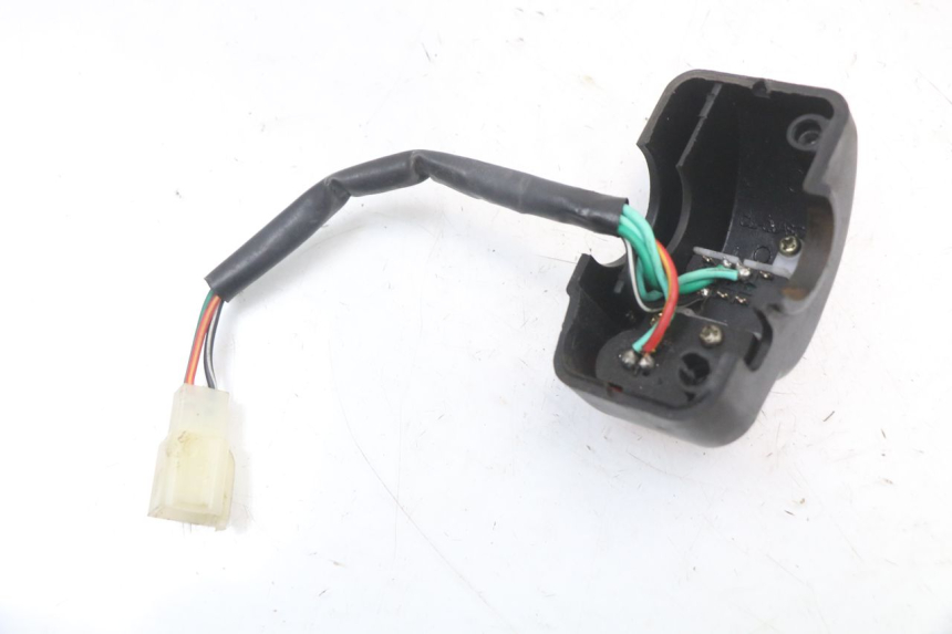 photo de RIGHT SWITCH BAOTIAN TRAVEL SPIRIT 50 (2010 - 2012) - Alternative perspective