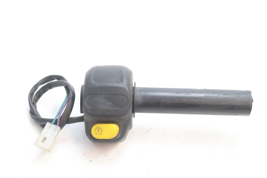 photo de RIGHT HANDLEBAR SWITCH PEUGEOT TREKKER 50 (1995 - 2004) - Main view