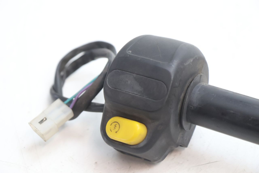 photo de RIGHT HANDLEBAR SWITCH PEUGEOT TREKKER 50 (1995 - 2004) - Component detail