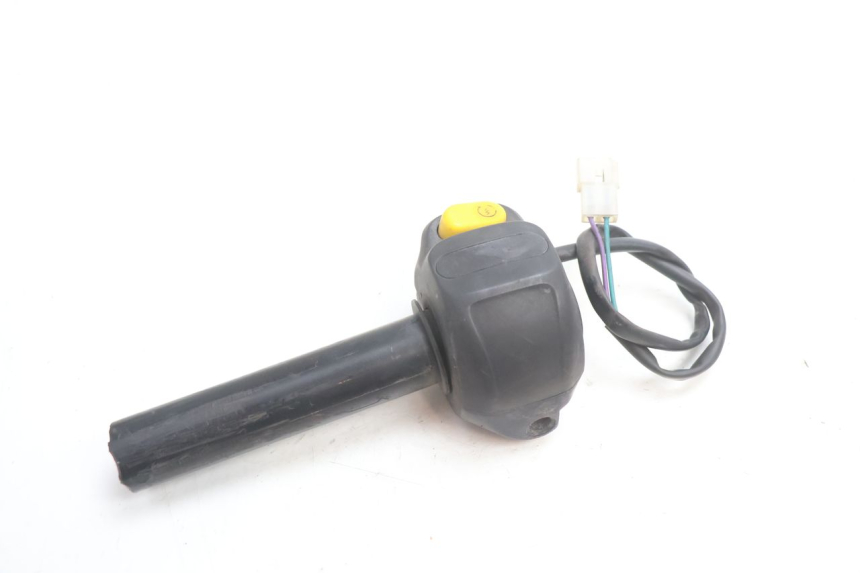 photo de RIGHT HANDLEBAR SWITCH PEUGEOT TREKKER 50 (1995 - 2004) - Alternative perspective