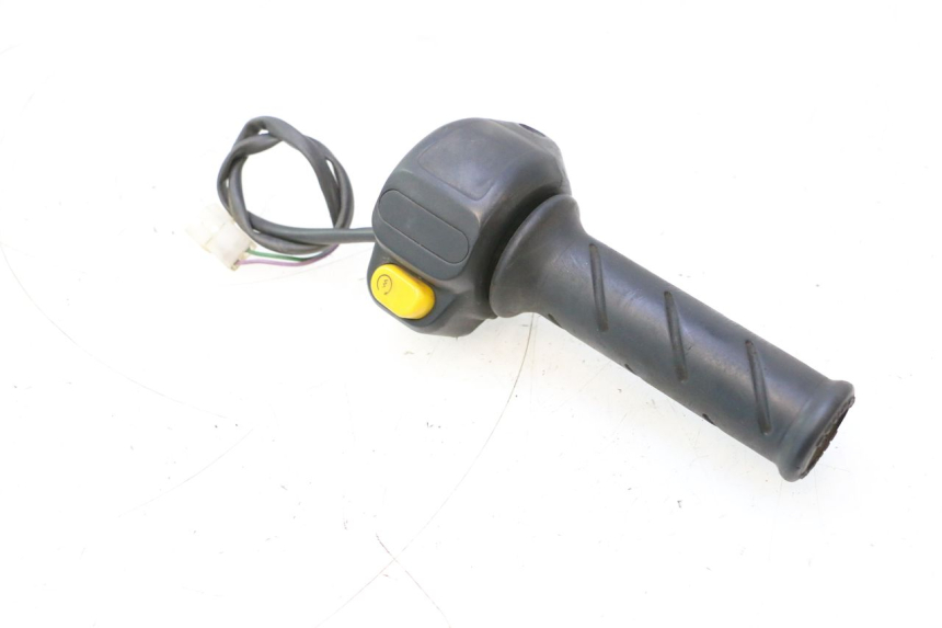 photo de RIGHT HANDLEBAR SWITCH PEUGEOT TREKKER 50 (1995 - 2004) - Main view