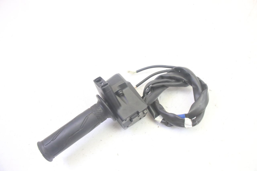 photo de RIGHT SWITCH YAMAHA TRICITY 300 (2020 - 2024) - Technical close-up