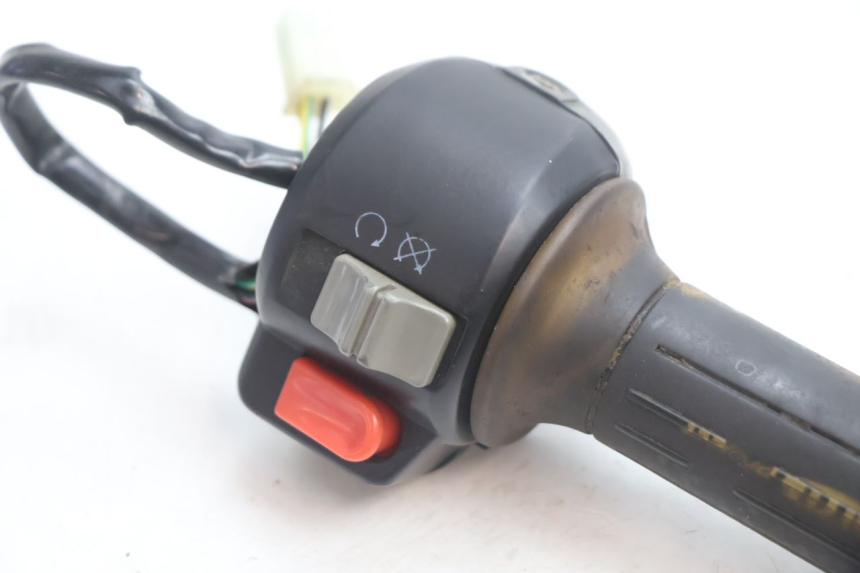 photo de RIGHT HANDLEBAR SWITCH PEUGEOT V-CLIC VCLIC 50 (2007 - 2013) - Component detail