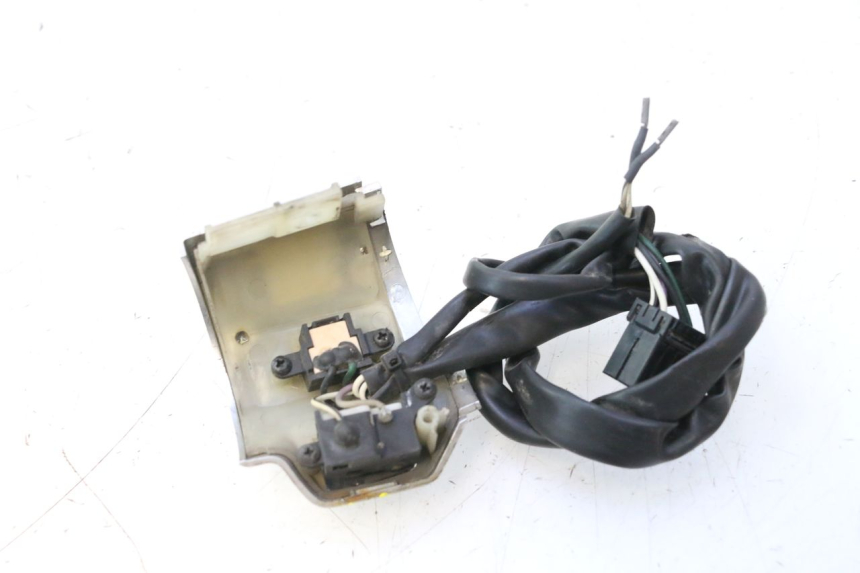 photo de RIGHT HANDLEBAR SWITCH PIAGGIO VESPA PRIMAVERA 2T 50 (2013 - 2018) - Product overview