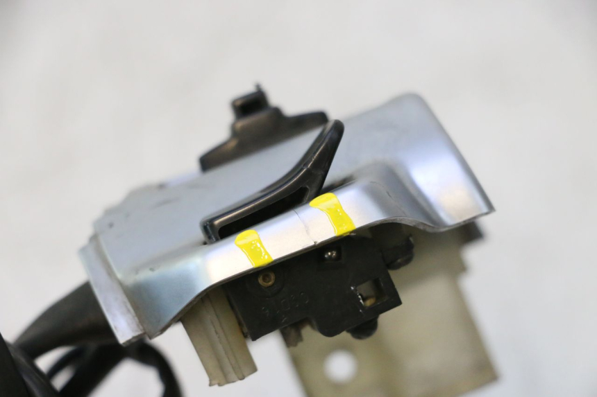 photo de RIGHT HANDLEBAR SWITCH PIAGGIO VESPA PRIMAVERA 2T 50 (2013 - 2018) - Markings and original references