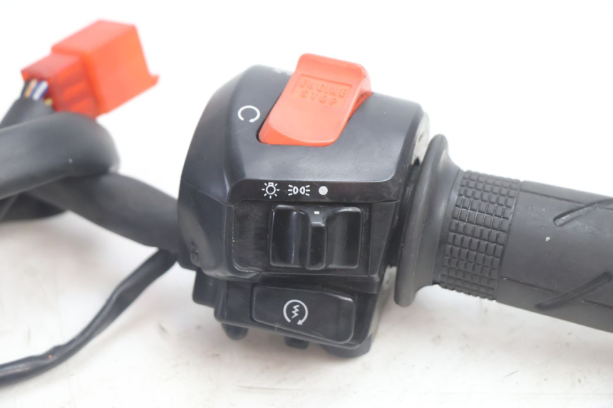 photo de RIGHT SWITCH HONDA VFR FI RC46 800 (1998 - 2001) - Component detail