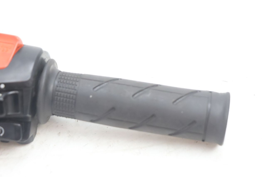 photo de RIGHT SWITCH HONDA VFR FI RC46 800 (1998 - 2001) - Alternative perspective