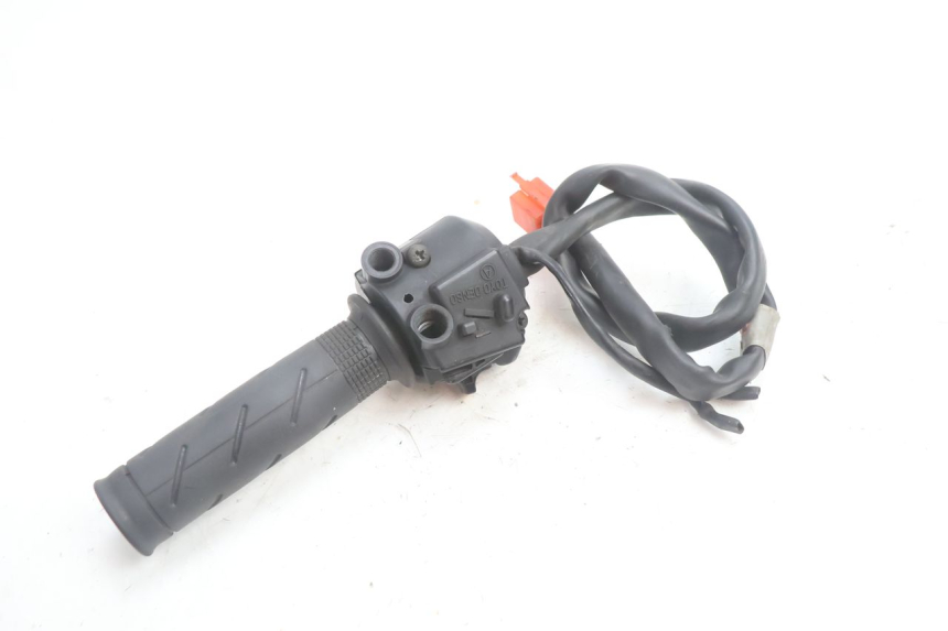 photo de RIGHT SWITCH HONDA VFR FI RC46 800 (1998 - 2001) - Product overview
