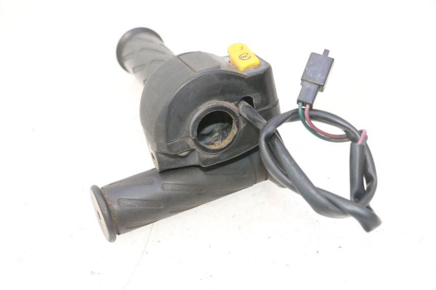 photo de RIGHT HANDLEBAR SWITCH PEUGEOT VIVACITY NEW 2T 50 (2008 - 2017) - Technical close-up