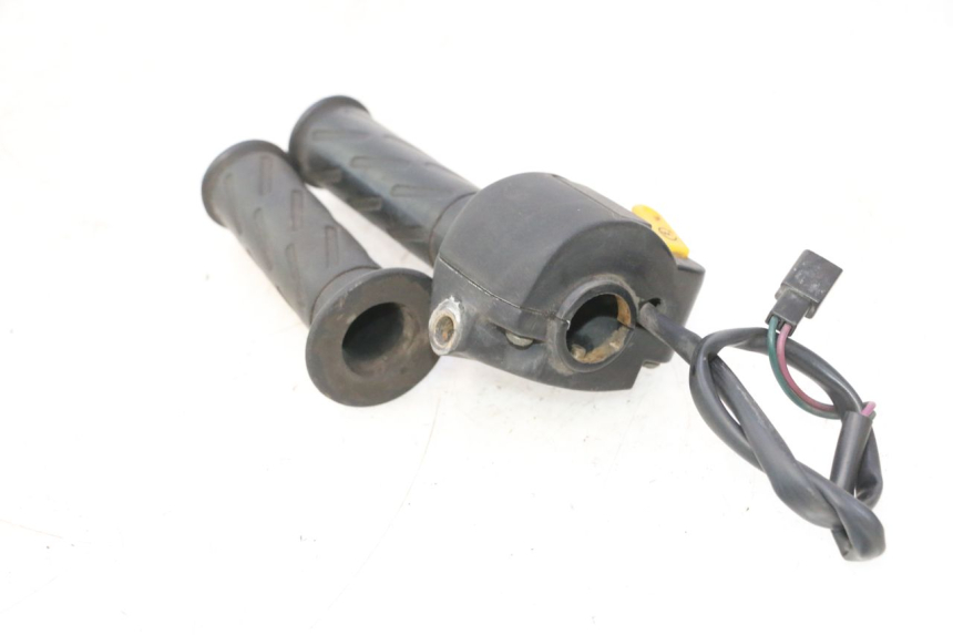 photo de RIGHT HANDLEBAR SWITCH PEUGEOT VIVACITY NEW 2T 50 (2008 - 2017) - Product overview