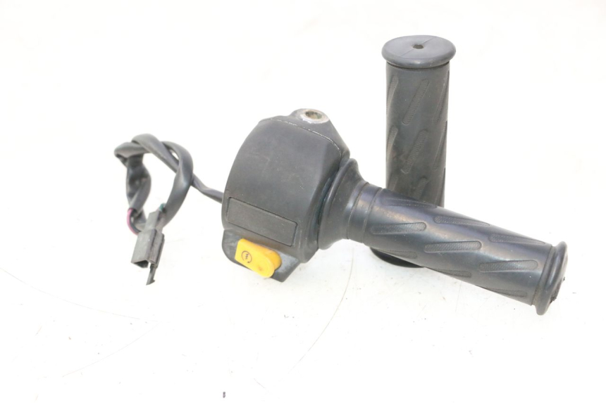 photo de RIGHT HANDLEBAR SWITCH PEUGEOT VIVACITY NEW 2T 50 (2008 - 2017) - Markings and original references