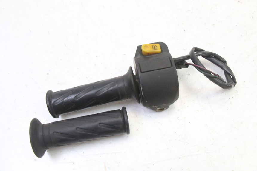 photo de RIGHT HANDLEBAR SWITCH PEUGEOT VIVACITY NEW 4T 50 (2008 - 2017) - Alternative perspective