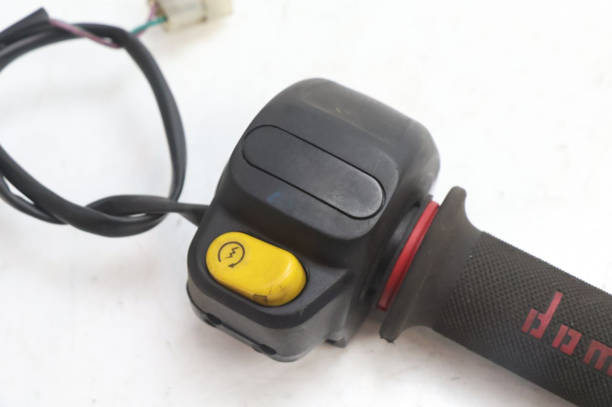 photo de RIGHT SWITCH PEUGEOT VIVACITY 50 (1998 - 2003) - Component detail