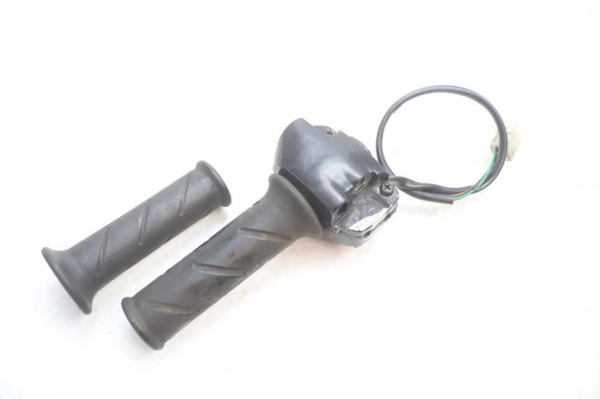 photo de RIGHT SWITCH PEUGEOT VIVACITY 50 (1998 - 2003) - Technical close-up