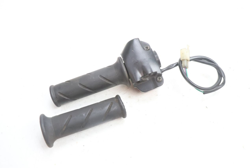 photo de RIGHT HANDLEBAR SWITCH PEUGEOT VIVACITY 50 (2004 - 2009) - Alternative perspective